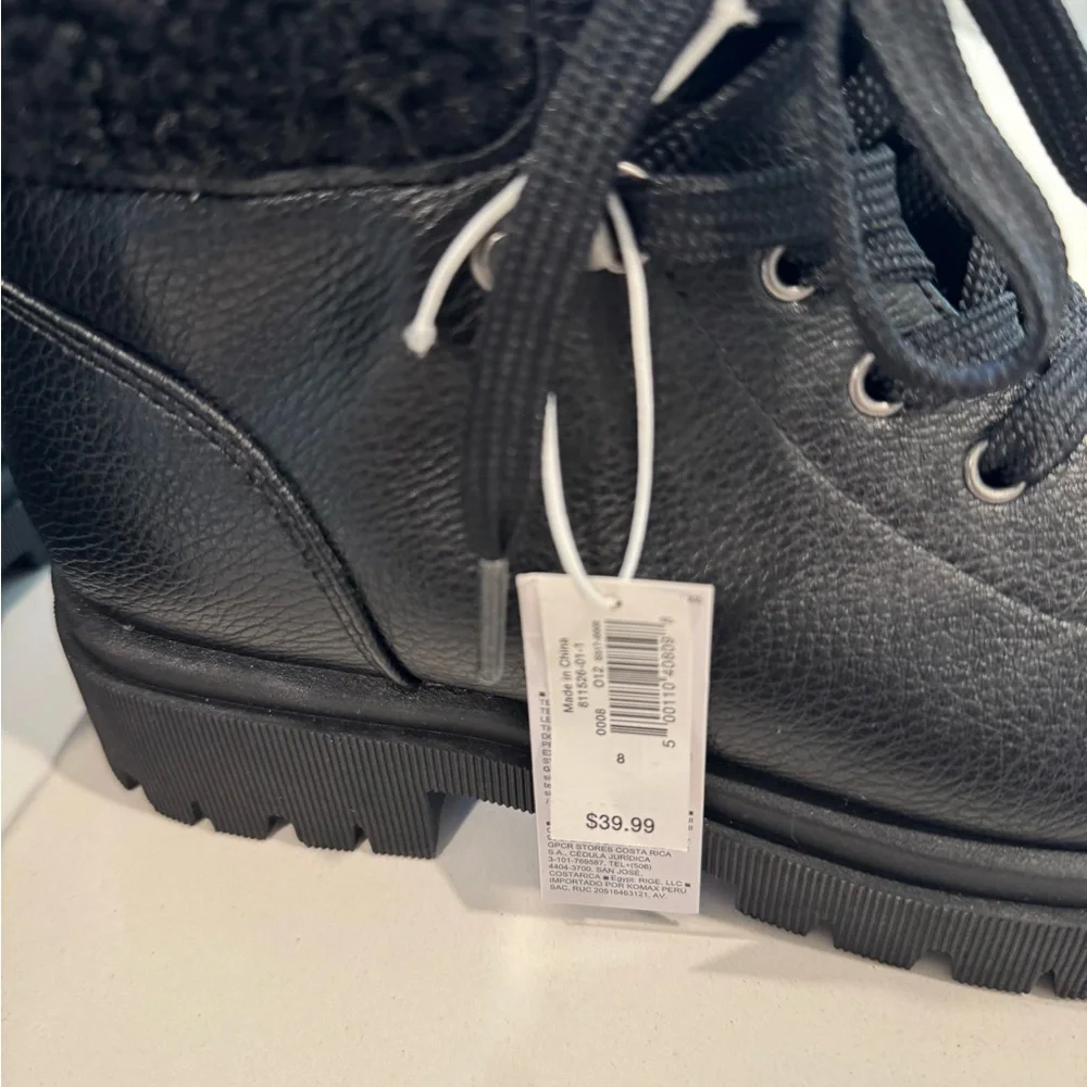 Old Navy Black Sherpa Lined Faux Leather Lace-Up Ankle Boots Size 8